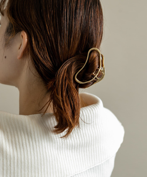SMELLY（スメリー）の「メタルフレームバンス（バレッタ/ヘアクリップ・レディース・ゴールド・-）」の5枚目の写真