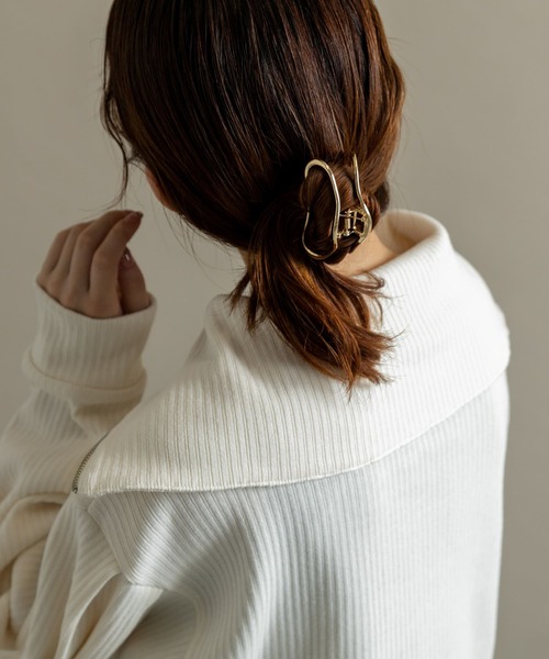 SMELLY（スメリー）の「メタルフレームバンス（バレッタ/ヘアクリップ・レディース・ゴールド・-）」の3枚目の写真