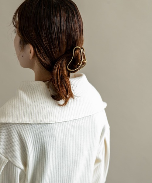 SMELLY（スメリー）の「メタルフレームバンス（バレッタ/ヘアクリップ・レディース・ゴールド・-）」の4枚目の写真