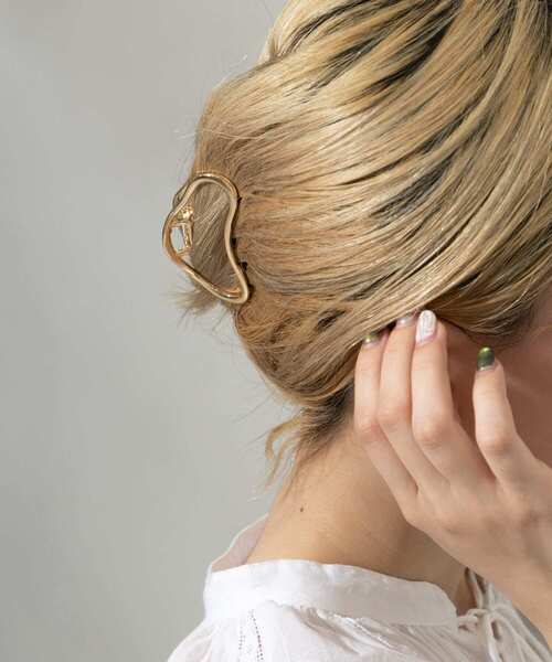 SMELLY（スメリー）の「メタルフレームバンス（バレッタ/ヘアクリップ・レディース・ゴールド・-）」の15枚目の写真