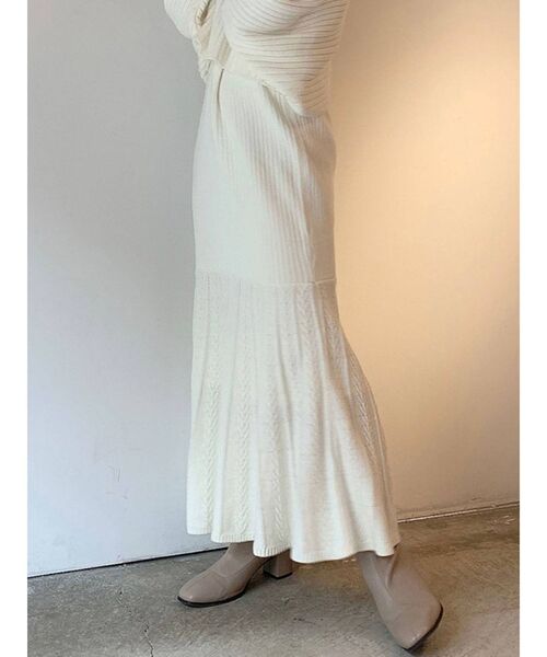 dazzlin（ダズリン）の「マーメイドラインニットスカート（スカート・レディース・ブラック/オフホワイト/ブルー・FREE）」の2枚目の写真