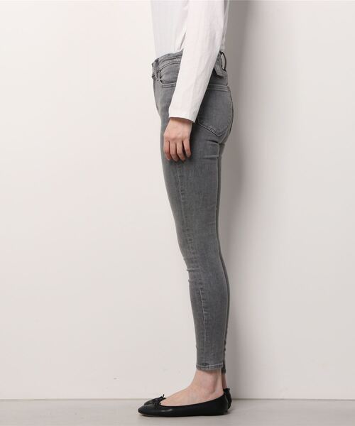 GAP(ギャップ)の「ウォッシュウェル(TM)ハイライズ レギングジーンズ(デニムパンツ・レディース・アッシュ・10/24/25/26/27/28/29/23)」の2枚目の写真