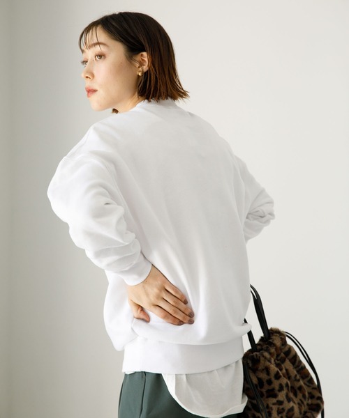 koe（コエ）の「■アンチピリング加工ＴＣ裏起毛クルーネック*（スウェット・レディース・イエロー/ピンク/D/A/カーキ/ブルー/ライトベージュ/ライトグレー/B/ブラック/C/ホワイト/マジェンタ/グリーン/H/E/F/G/オレンジ/レッド/パープル/ネイビー・L/S/M/XL）」の2枚目の写真