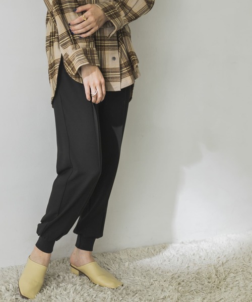 URBAN RESEARCH（アーバンリサーチ）の「ジョーゼットジョガーパンツ（その他パンツ・レディース・ブラック/グレー系その他・38/36）」の2枚目の写真