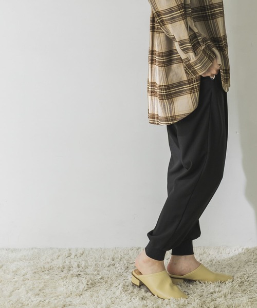 URBAN RESEARCH（アーバンリサーチ）の「ジョーゼットジョガーパンツ（その他パンツ・レディース・ブラック/グレー系その他・38/36）」の6枚目の写真