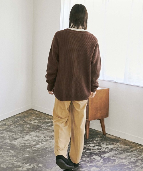 nowm（ノウム）の「【nowm】ROUND NECK LOOSE KNIT CARDIGAN / ラウンドネック ルーズ ニットカーディガン（カーディガン/ボレロ・メンズ・ダークブラウン/ダークネイビー・M/L）」の4枚目の写真