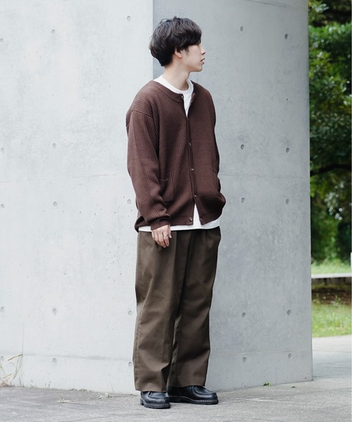 nowm（ノウム）の「【nowm】ROUND NECK LOOSE KNIT CARDIGAN / ラウンドネック ルーズ ニットカーディガン（カーディガン/ボレロ・メンズ・ダークブラウン/ダークネイビー・M/L）」の18枚目の写真