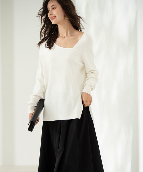 SAISON DE PAPILLON（セゾンドパピヨン）の「ディープスリットアシンメトリーネックニットプルオーバー（ニット/セーター・レディース・ベージュ/ブラック/ホワイト・L/M）」の13枚目の写真