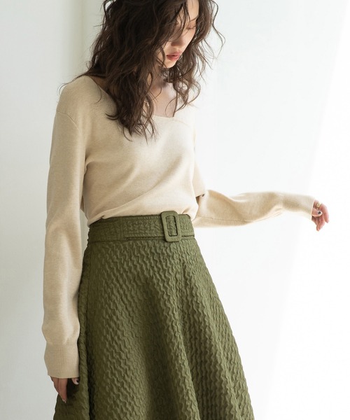 SAISON DE PAPILLON（セゾンドパピヨン）の「ディープスリットアシンメトリーネックニットプルオーバー（ニット/セーター・レディース・ベージュ/ブラック/ホワイト・L/M）」の7枚目の写真