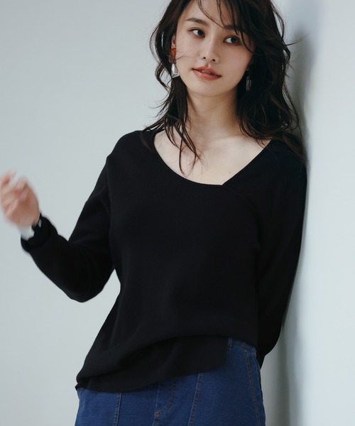 SAISON DE PAPILLON（セゾンドパピヨン）の「ディープスリットアシンメトリーネックニットプルオーバー（ニット/セーター・レディース・ベージュ/ブラック/ホワイト・L/M）」の10枚目の写真