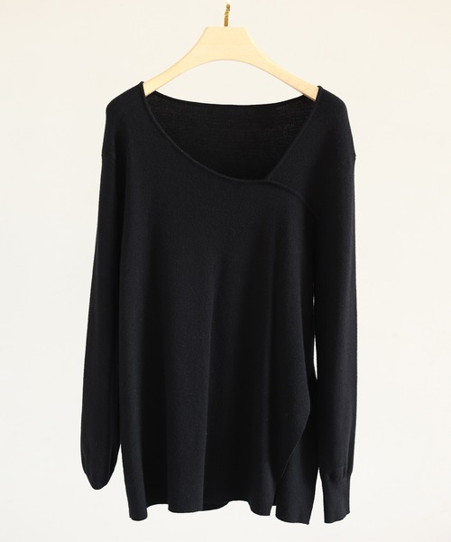 SAISON DE PAPILLON（セゾンドパピヨン）の「ディープスリットアシンメトリーネックニットプルオーバー（ニット/セーター・レディース・ベージュ/ブラック/ホワイト・L/M）」の17枚目の写真