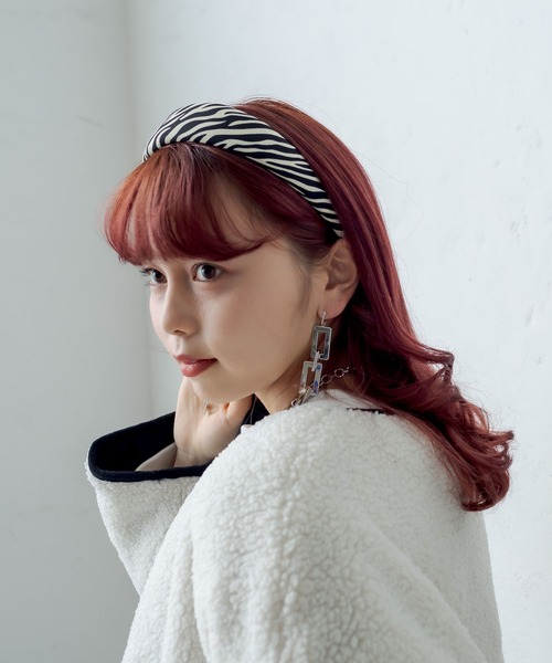 RASVOA(ラスボア)の「ゼブラパターンカチューシャ(カチューシャ・レディース・ブラック・FREE)」の1枚目の写真