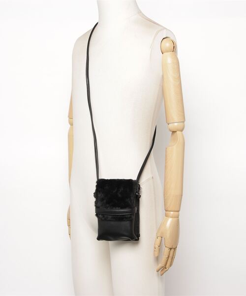 Per sist ence（パーシエンス）の「Per sist ence/パーシエンス　お財布機能付き PU×フェイクファー コンビネーションバッグ（ショルダーバッグ・レディース・ブラック/グレイッシュベージュ/イエロー・FREE）」の8枚目の写真