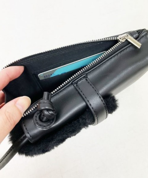 Per sist ence（パーシエンス）の「Per sist ence/パーシエンス　お財布機能付き PU×フェイクファー コンビネーションバッグ（ショルダーバッグ・レディース・ブラック/グレイッシュベージュ/イエロー・FREE）」の22枚目の写真