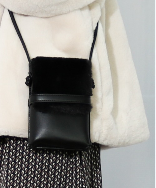 Per sist ence（パーシエンス）の「Per sist ence/パーシエンス　お財布機能付き PU×フェイクファー コンビネーションバッグ（ショルダーバッグ・レディース・ブラック/グレイッシュベージュ/イエロー・FREE）」の18枚目の写真