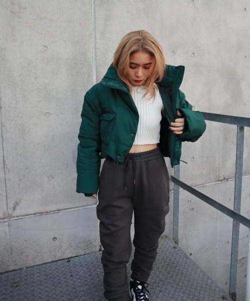 FIG&VIPER(フィグアンドバイパー)の「ハイネッククロップドニットTOP(ニット/セーター・レディース・ホワイト/ブラック/グレー/カーキ・FREE)」の21枚目の写真