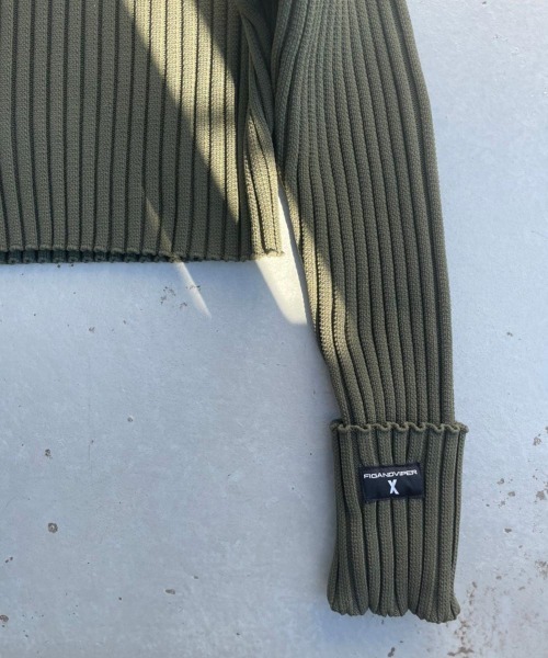 FIG&VIPER(フィグアンドバイパー)の「ハイネッククロップドニットTOP(ニット/セーター・レディース・ホワイト/ブラック/グレー/カーキ・FREE)」の22枚目の写真