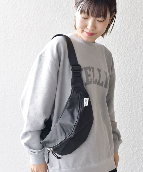 SHIPS(シップス)の「Drifter:ウエストバッグ◇(ボディバッグ/ウエストポーチ・レディース・ブラック/ベージュ・ONE SIZE)」の2枚目の写真
