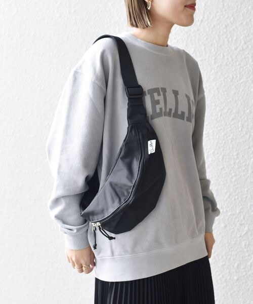 SHIPS(シップス)の「Drifter:ウエストバッグ◇(ボディバッグ/ウエストポーチ・レディース・ブラック/ベージュ・ONE SIZE)」の6枚目の写真