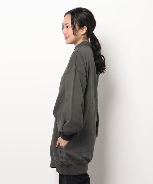 RODEO CROWNS WIDE BOWL（ロデオクラウンズワイドボウル）の「【WEB限定】ボトルネックエンブロイダリースウェットWL（スウェット・レディース・ベージュ/アイボリー/ライトブラック・FREE）」の4枚目の写真