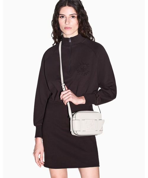ARMANI EXCHANGE(アルマーニエクスチェンジ)の「【A|X アルマーニ エクスチェンジ】スクエアロゴバックル ショルダーバッグ(ショルダーバッグ・レディース・ブラック/ホワイト/ライトブラウン/ナチュラル/セージグリーン/バーガンディー/ベージュ系/ブラウン・FREE)」の14枚目の写真