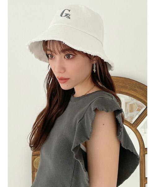 GYDA(ジェイダ)の「GYDA裾フリンジバケットハット(ハット・レディース・オフホワイト/ベージュ・FREE)」の1枚目の写真