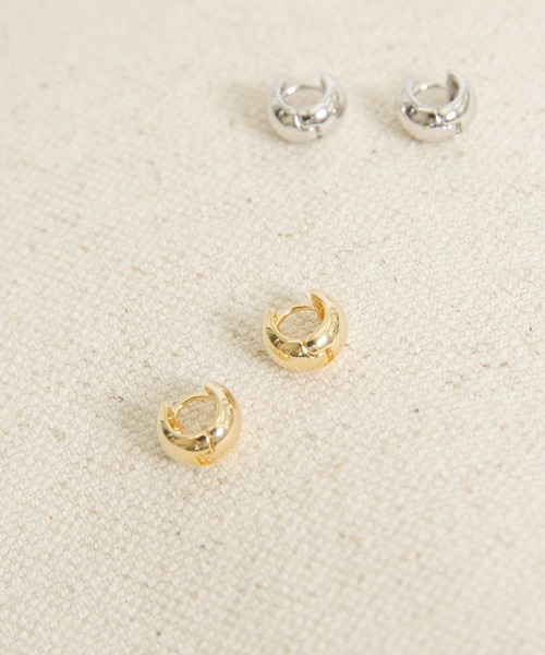 URBAN RESEARCH ROSSO WOMEN（アーバンリサーチ　ロッソ）の「ミニピアス（ピアス（両耳用）・レディース・シルバー/ゴールド・-）」の2枚目の写真