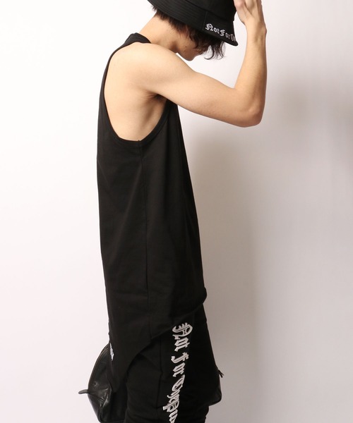 ByTheR(バイザアール)の「BYTHER 韓国ブランド 刺繍イレギュラーヘムタンクトップ(タンクトップ・メンズ・ブラック/ホワイト・FREE)」の12枚目の写真