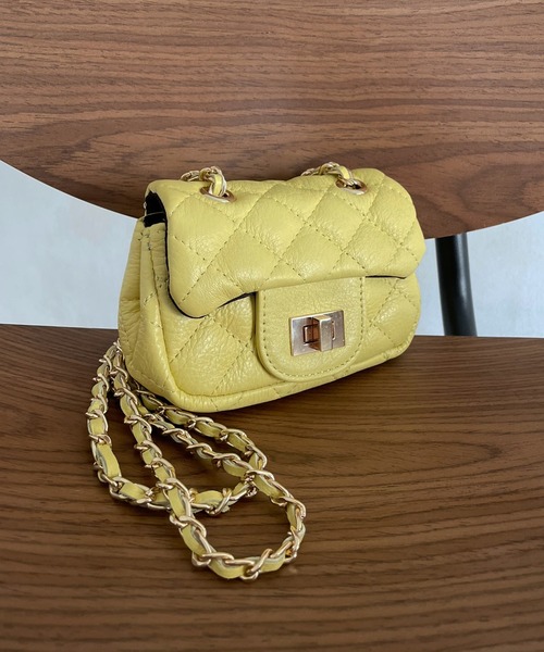 ノベルティ パール ゴールドチェーン ラウンド 円柱　ショルダーポシェット❤️ ノベルティ パール ゴールドチェーン ラウンド 円柱 ショルダー