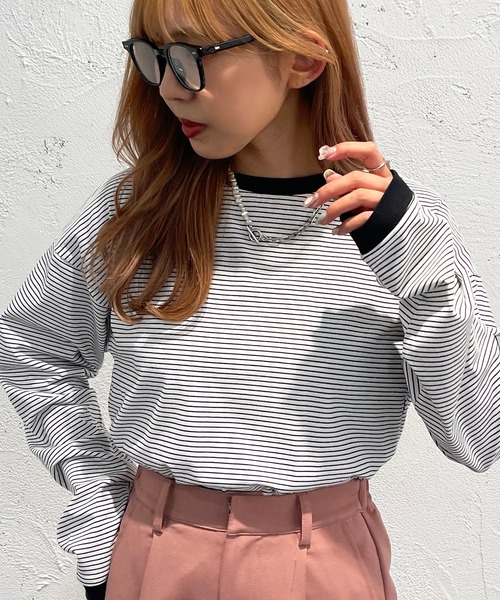 apres jour mignon（アプレジュールミニョン）の「カラーボーダーロンT【ZOZOTOWN限定アイテム】（Tシャツ/カットソー・レディース・ブラック系その他/ブルー系その他/ピンク系その他/オフホワイト/グリーン/グリーン系その他/イエロー系その他・X-LARGE/フリー）」の2枚目の写真