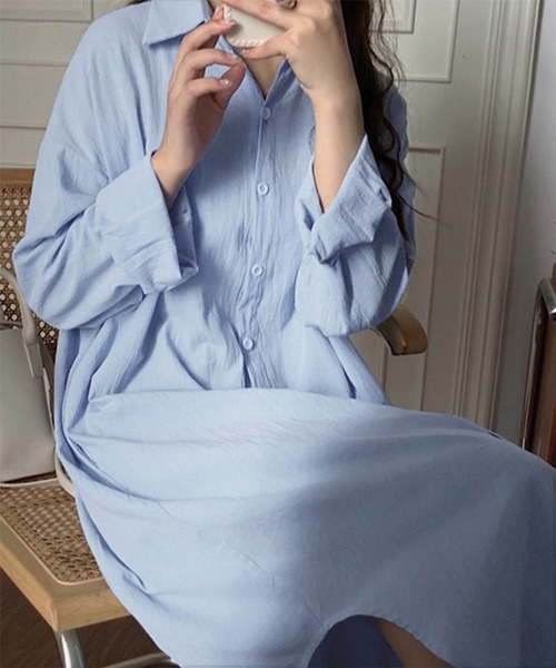 Chaco closet（チャコ クローゼット）の「レギュラーカラーサイドスリットデザインロングシャツワンピース/シャウター（シャツワンピース・レディース・ホワイト/ブラック/ベージュ/ブラウン/カーキ/ピンク/ブルー・FREE）」の6枚目の写真