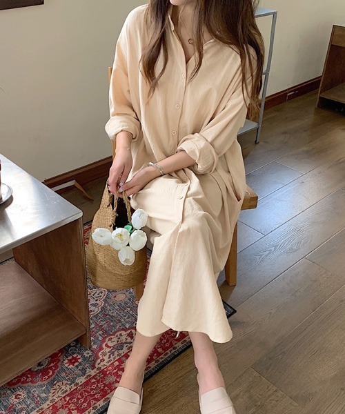 Chaco closet（チャコ クローゼット）の「レギュラーカラーサイドスリットデザインロングシャツワンピース/シャウター（シャツワンピース・レディース・ホワイト/ブラック/ベージュ/ブラウン/カーキ/ピンク/ブルー・FREE）」の18枚目の写真