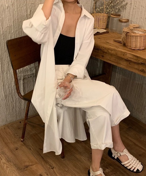 Chaco closet（チャコ クローゼット）の「レギュラーカラーサイドスリットデザインロングシャツワンピース/シャウター（シャツワンピース・レディース・ホワイト/ブラック/ベージュ/ブラウン/カーキ/ピンク/ブルー・FREE）」の11枚目の写真