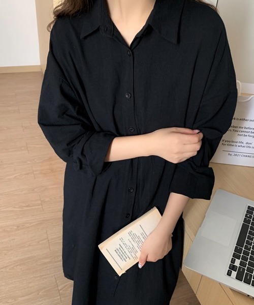 Chaco closet（チャコ クローゼット）の「レギュラーカラーサイドスリットデザインロングシャツワンピース/シャウター（シャツワンピース・レディース・ホワイト/ブラック/ベージュ/ブラウン/カーキ/ピンク/ブルー・FREE）」の12枚目の写真