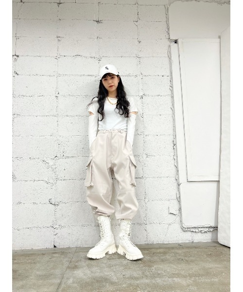 WC(ダブル シー)の「スリーブカットアウトトップス(Tシャツ/カットソー・レディース・ブラック/ホワイト・FREE)」の5枚目の写真