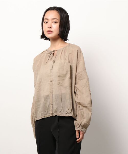 Samansa Mos2 blue（サマンサモスモスブルー）の「ボイルブラウス（シャツ/ブラウス・レディース・イエロー/ネイビー/ブラック/ベージュ・ﾌﾘ-）」の2枚目の写真