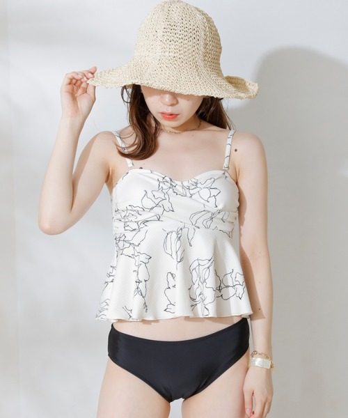 Chico（チコ）の「【水着】ねじりペプラム水着3点セット（水着・レディース・ホワイト/ホワイト系その他2/ブラック系その他2/ブルー・FREE）」の2枚目の写真