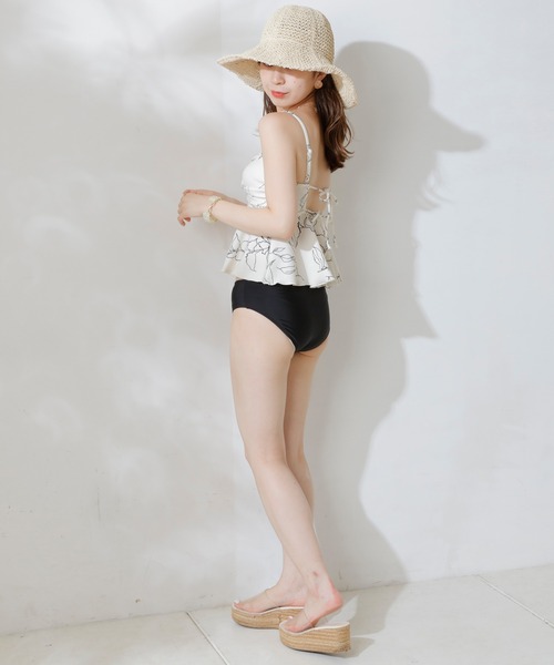 Chico（チコ）の「【水着】ねじりペプラム水着3点セット（水着・レディース・ホワイト/ホワイト系その他2/ブラック系その他2/ブルー・FREE）」の15枚目の写真