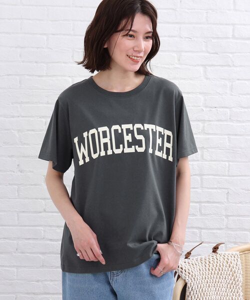 SHOO・LA・RUE(シューラルー)の「◆カレッジロゴプリントTシャツ(Tシャツ/カットソー・レディース・チャコールグレー/ホワイト系・01/02/03)」の3枚目の写真