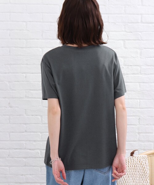 SHOO・LA・RUE(シューラルー)の「◆カレッジロゴプリントTシャツ(Tシャツ/カットソー・レディース・チャコールグレー/ホワイト系・01/02/03)」の5枚目の写真