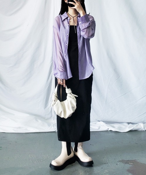 me+em select（ミームセレクト）の「【5色展開】シアーグロスヴィンテージサテンオーバーシャツ（シャツ/ブラウス・レディース・ホワイト/ブラック/パープル/グリーン/ワインレッド・FREE）」の12枚目の写真