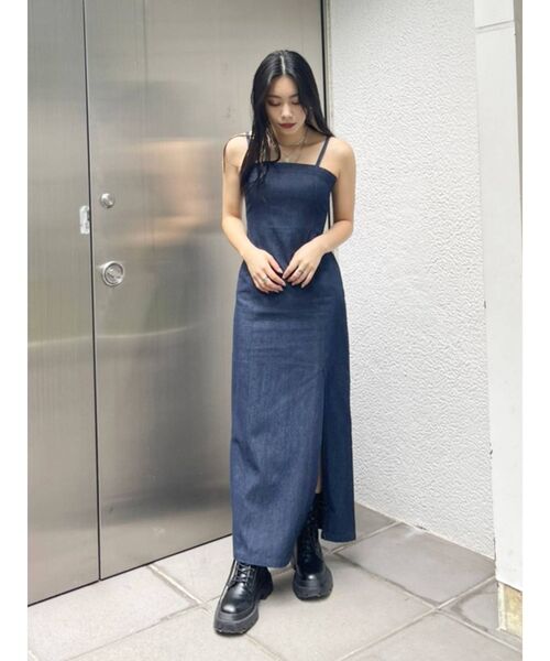 EVRIS(エヴリス)の「キャミタイトロングデニムワンピース(ワンピース・レディース・ブラック/インディゴブルー・FREE)」の8枚目の写真