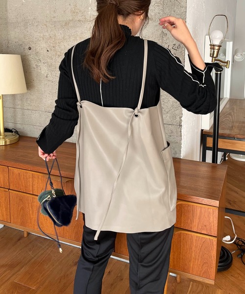 CAPRICIEUX LE'MAGE（カプリシューレマージュ）の「レザーキャミベスト（ベスト・レディース・モカ/グレイッシュベージュ・FREE）」の5枚目の写真