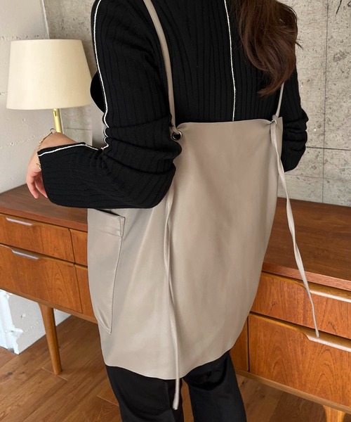 CAPRICIEUX LE'MAGE（カプリシューレマージュ）の「レザーキャミベスト（ベスト・レディース・モカ/グレイッシュベージュ・FREE）」の7枚目の写真