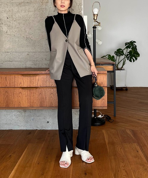 CAPRICIEUX LE'MAGE（カプリシューレマージュ）の「レザーキャミベスト（ベスト・レディース・モカ/グレイッシュベージュ・FREE）」の9枚目の写真