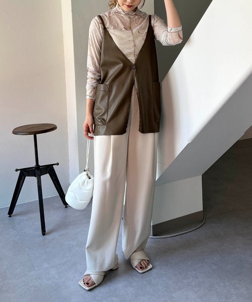 CAPRICIEUX LE'MAGE（カプリシューレマージュ）の「レザーキャミベスト（ベスト・レディース・モカ/グレイッシュベージュ・FREE）」の18枚目の写真