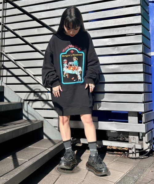 Candy Stripper（キャンディストリッパー）の「TINY MEDICAL SWEAT ワンピース（スウェット・レディース・ブルー/ブラック/ホワイト・2）」の9枚目の写真