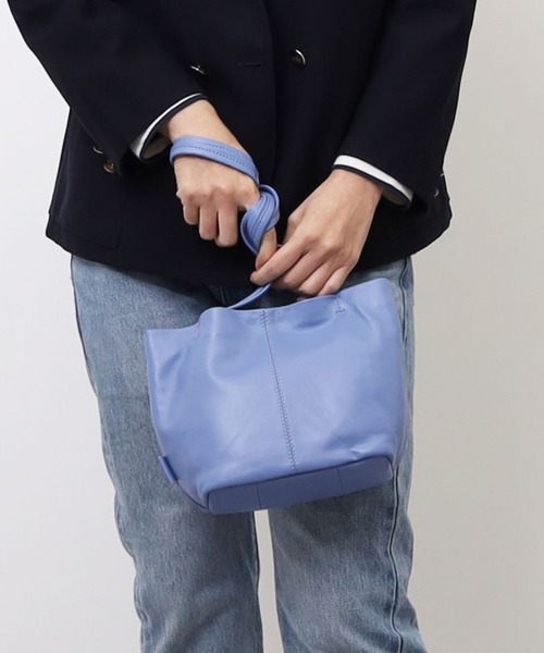 COOCO(クーコ)の「【羊革】シープレザーロングハンドルトートバッグ(トートバッグ・レディース・ライトグリーン/ライトブルー/ブラック/グレー系その他/オフホワイト・9)」の2枚目の写真