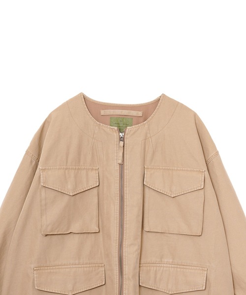 AMERICAN RAG CIE（アメリカンラグシー）の「バックデザインノーカラーミリタリージャケット（ミリタリージャケット・レディース・カーキ/ベージュ・FREE）」の5枚目の写真
