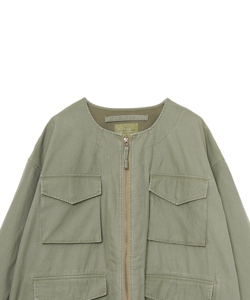 AMERICAN RAG CIE（アメリカンラグシー）の「バックデザインノーカラーミリタリージャケット（ミリタリージャケット・レディース・カーキ/ベージュ・FREE）」の6枚目の写真